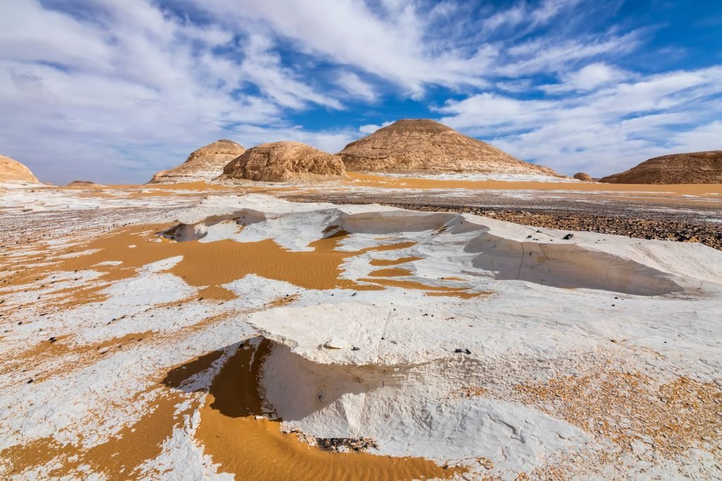 2-tägige Reise: Oase Bahariya und Weiße Wüste ab Kairo – Foto 5 von 7